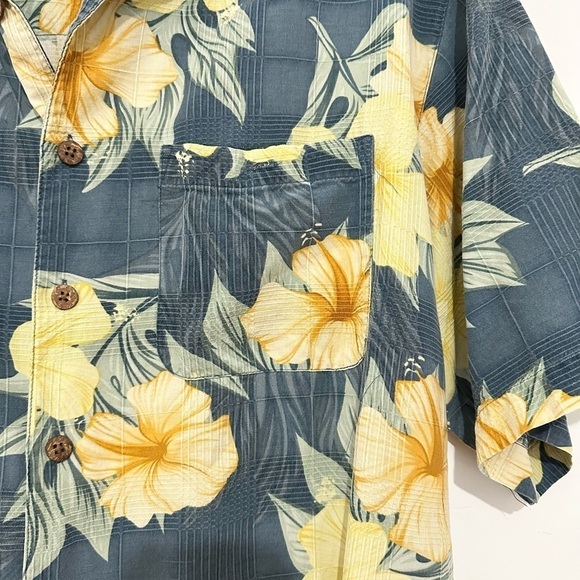 VTG MEN'S BANANA CABANA FRENCH BLUE WITH FLORAL PRINT 100% SILK HAWAIIAN SHIRT L - Picture 2 of 4